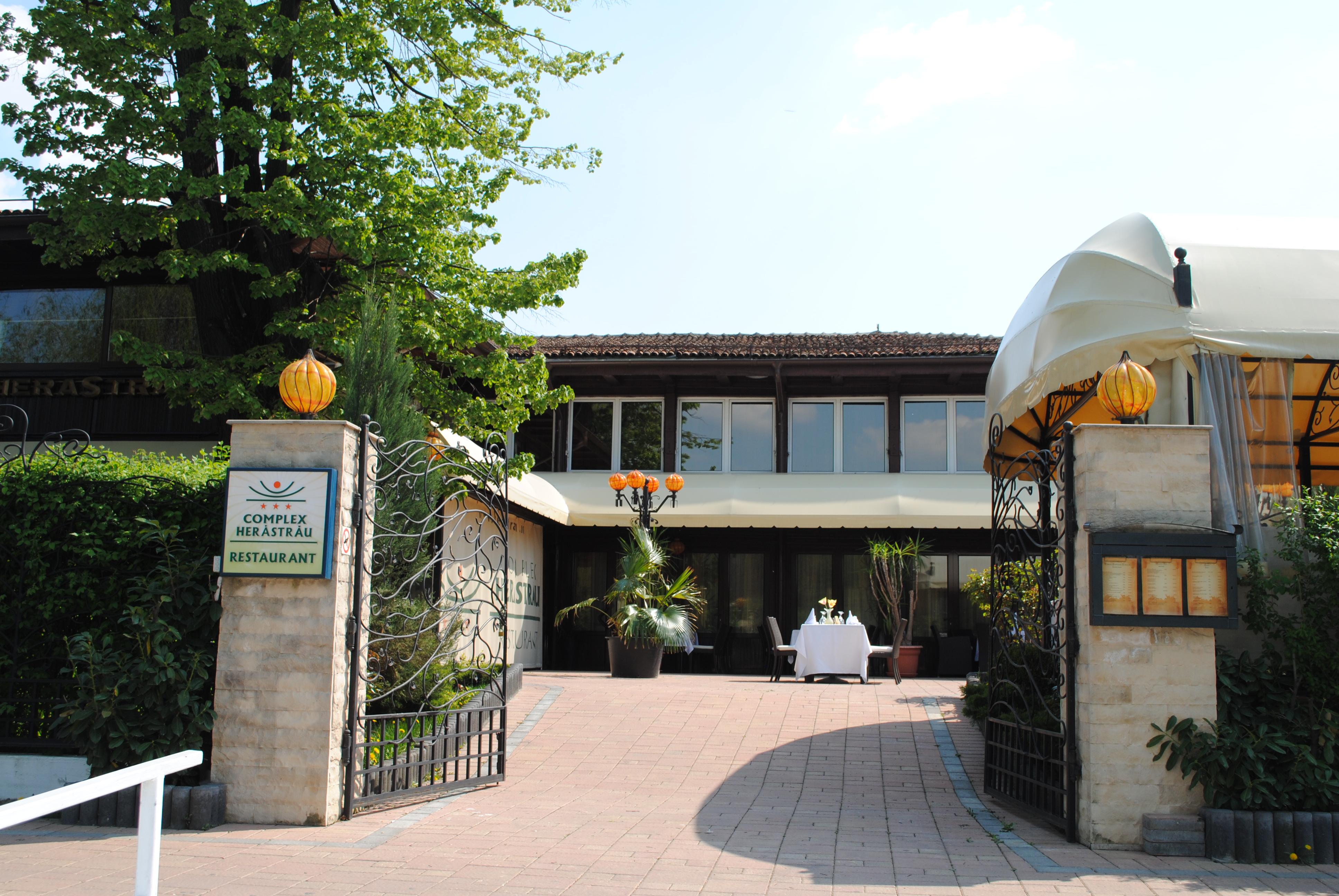 Hotel Herastrau Bucureşti Ngoại thất bức ảnh
