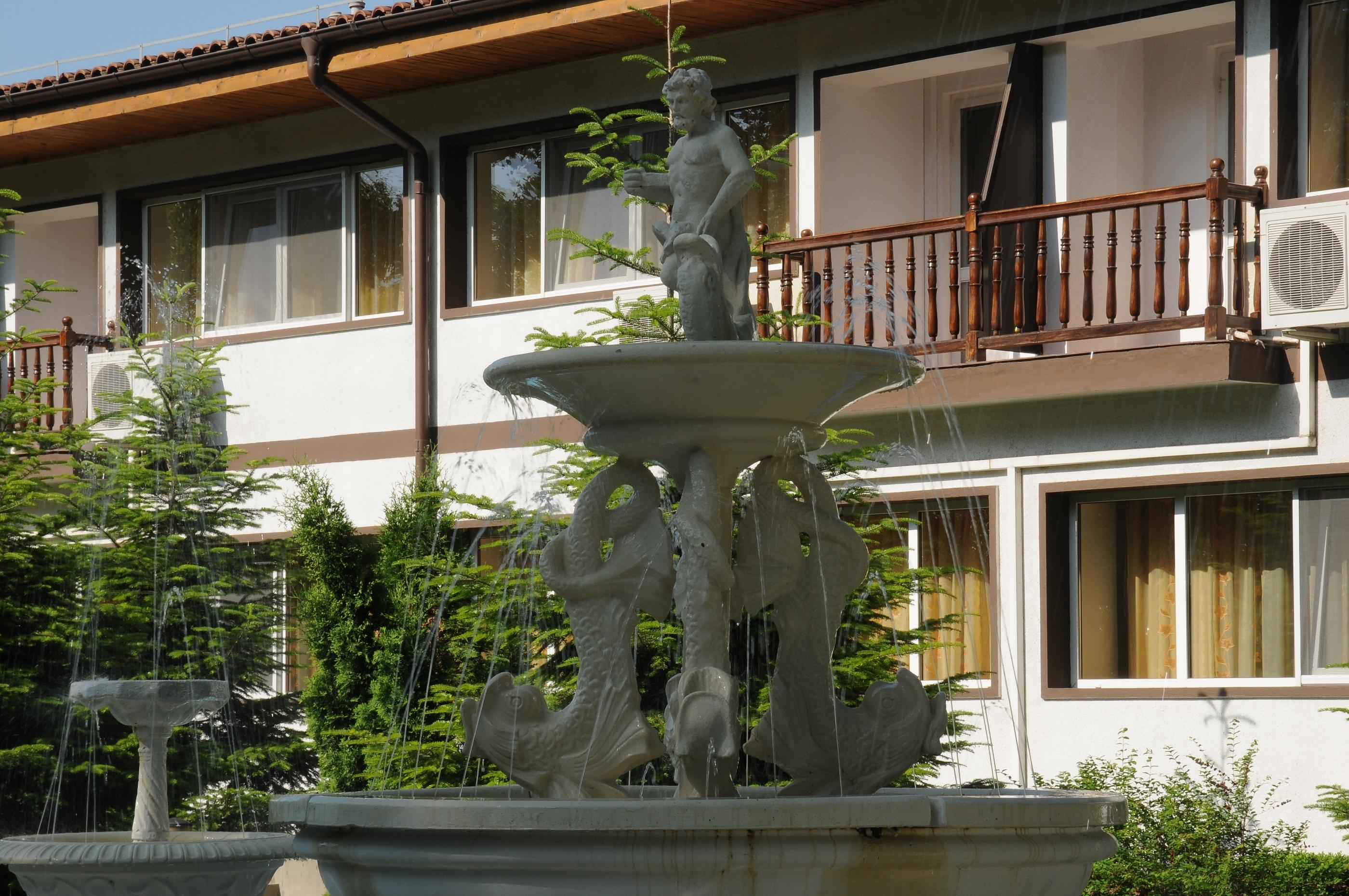 Hotel Herastrau Bucureşti Ngoại thất bức ảnh