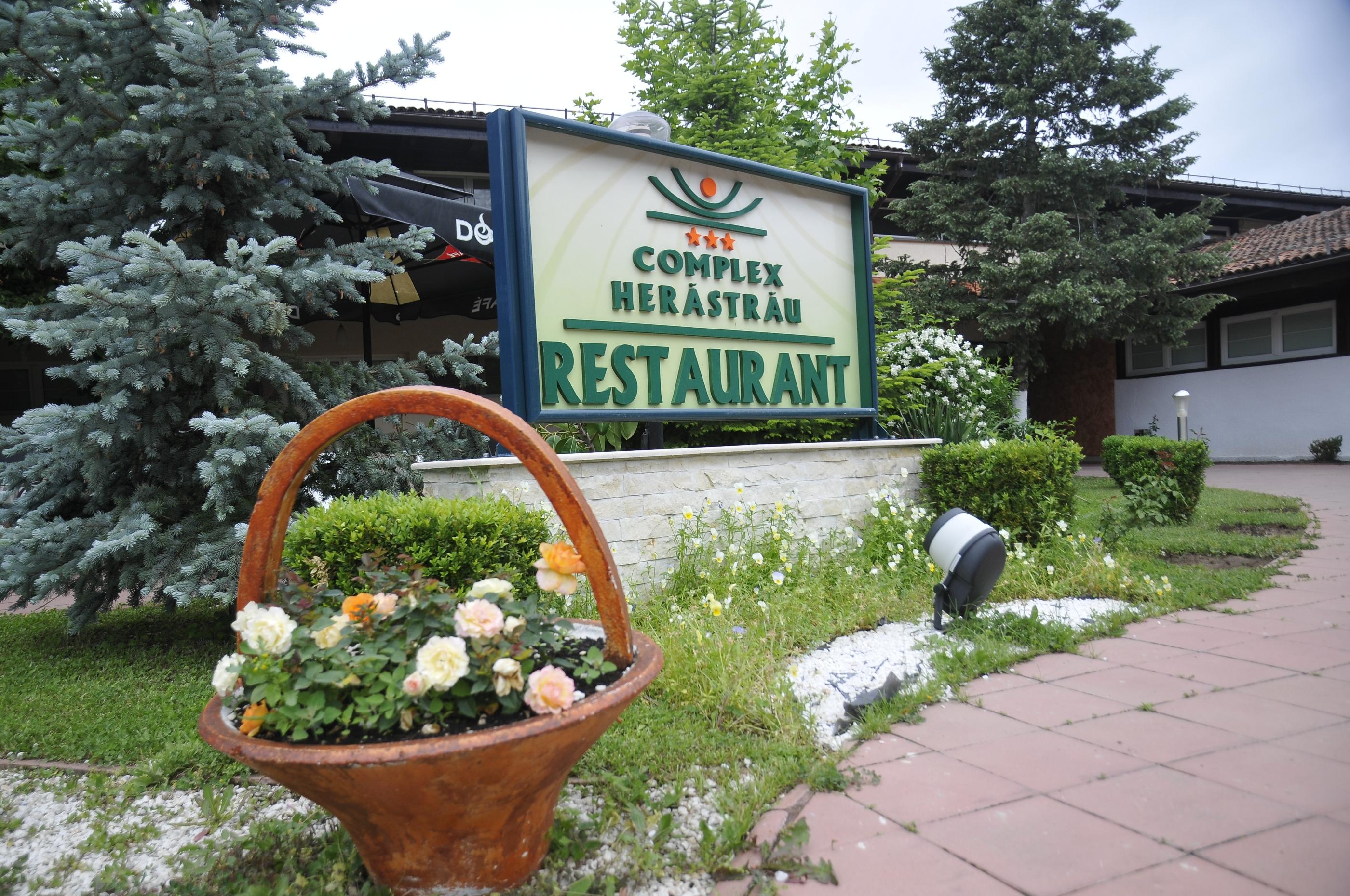 Hotel Herastrau Bucureşti Ngoại thất bức ảnh